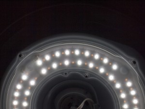 2014年4月17日 LEDシーリングライト内部（寒色点灯）