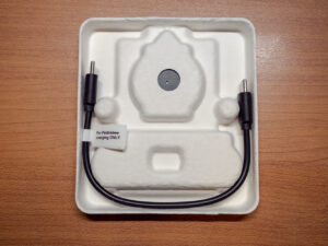 Pebblebee Clip Universalの充電ケーブル